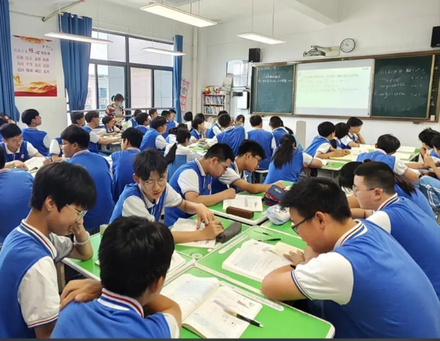 相关工业为增加引擎构建教育赋能工业反哺教育的新开展格式 相关工业为增加引擎构建教育赋能工业反哺教育的新开展格式